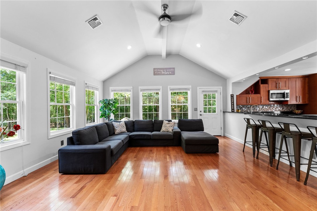 60 Torrey Road Cumberland, RI 02864 - Photo 10 of 44