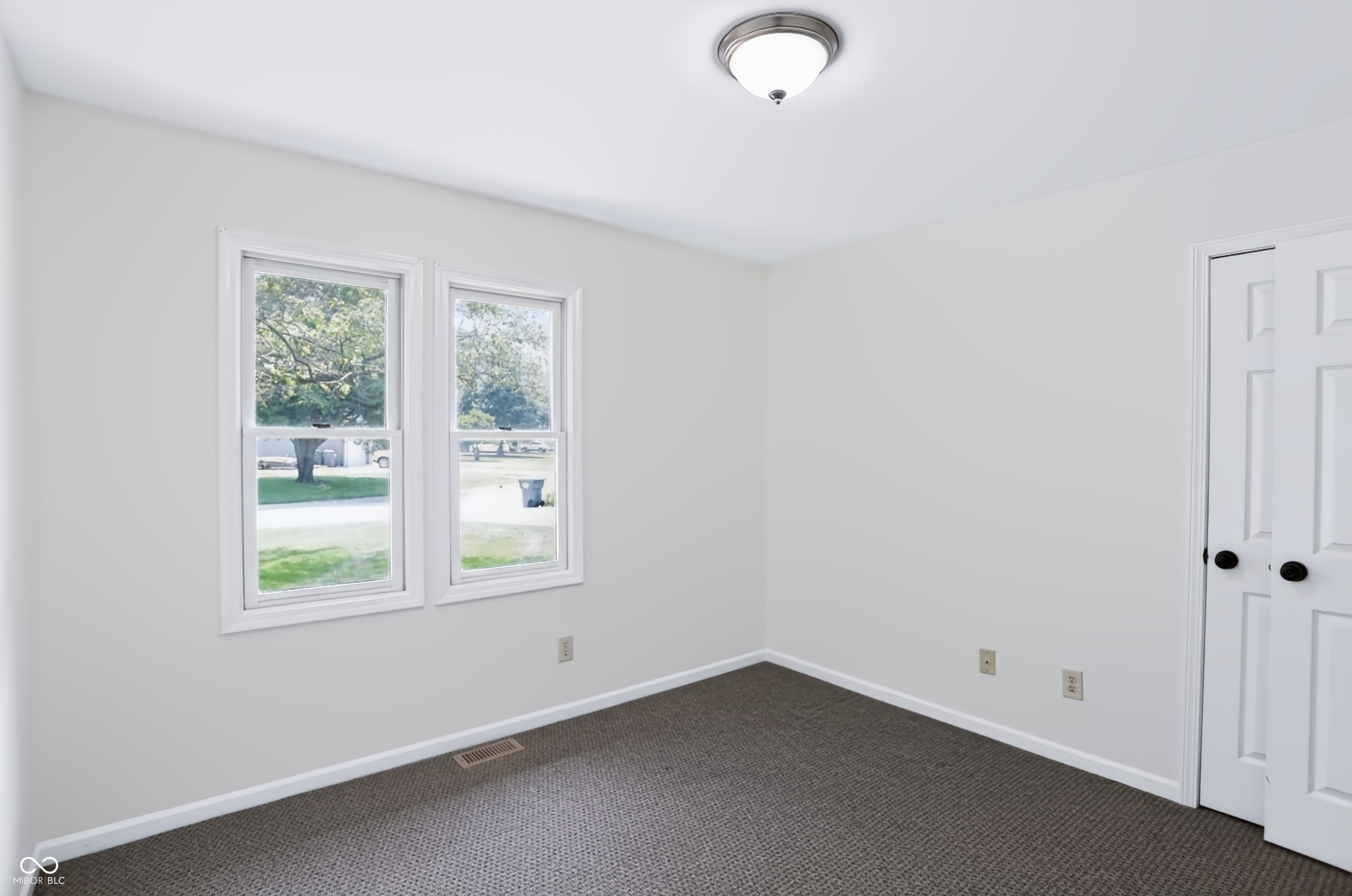 1186 Madrid Road Greenwood, IN 46143 - Photo 24 of 53