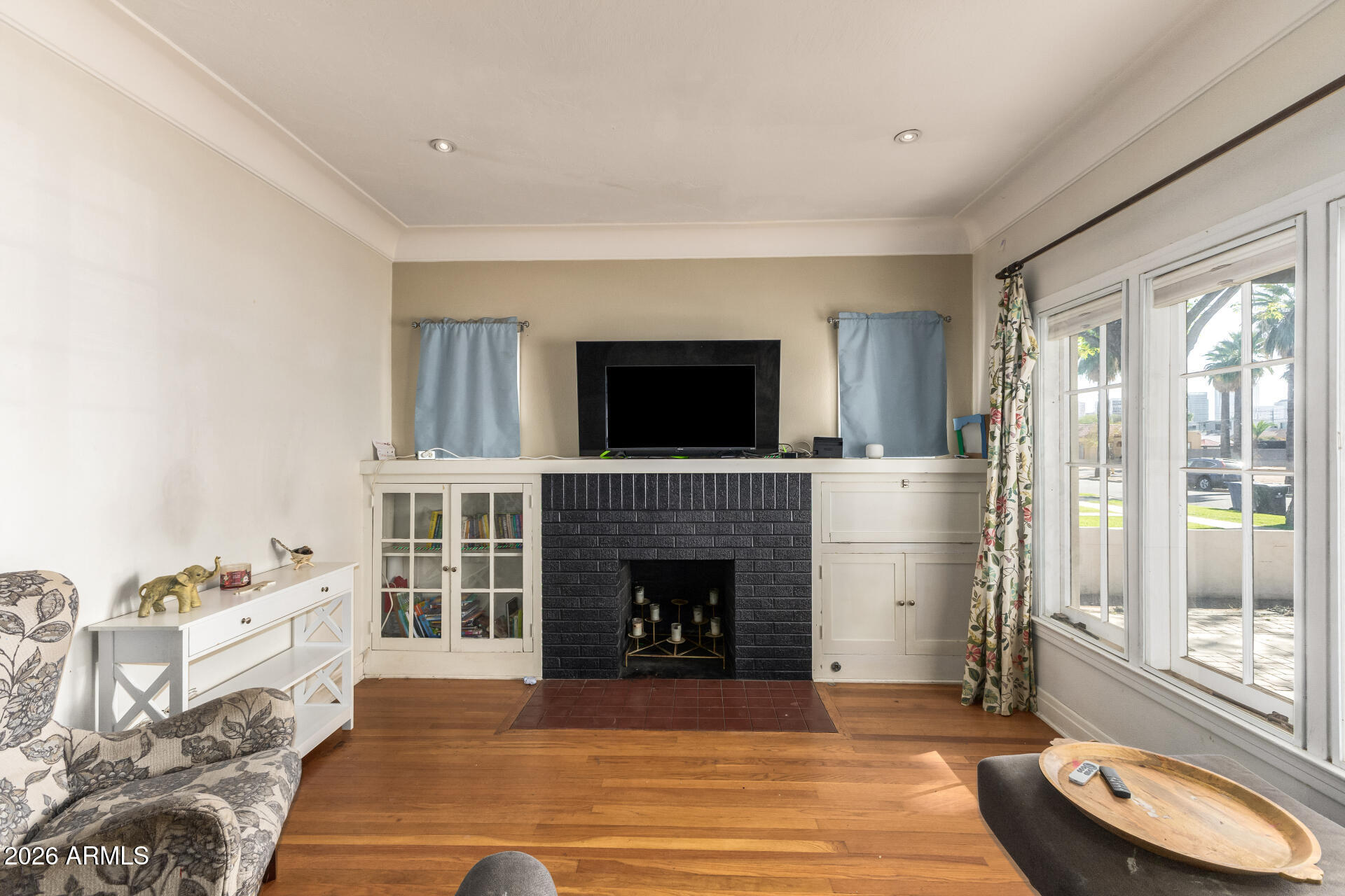 910 West Portland Street Phoenix, AZ 85007 - Photo 3 of 14 Living Room