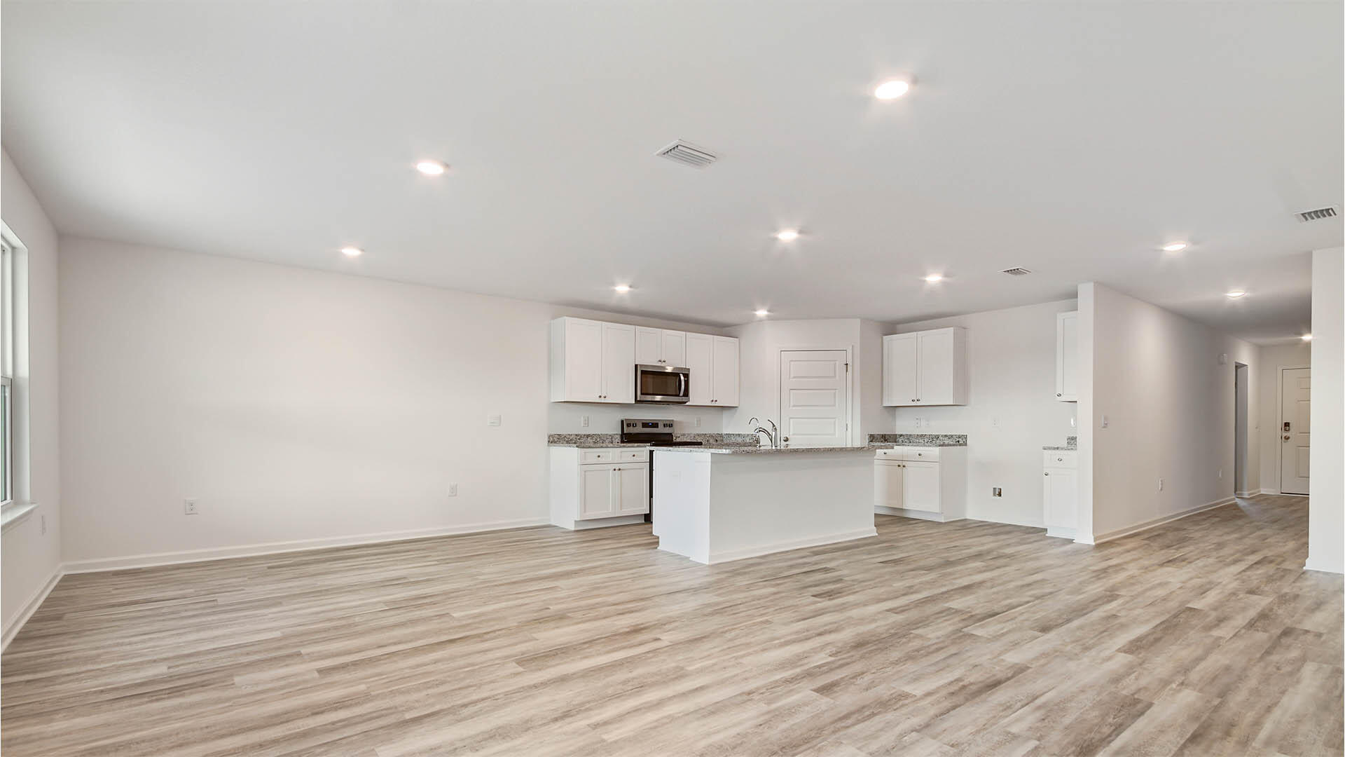 59 Foxtrail Run Freeport, FL 32439 - Photo 9 of 20 Owls_Head_Ryder_10_Spacious_Living_area
