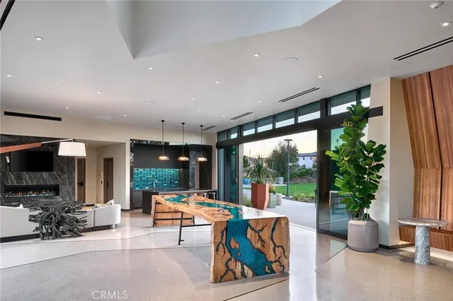 $5,500 | 283 Lynx, Irvine, CA 92618