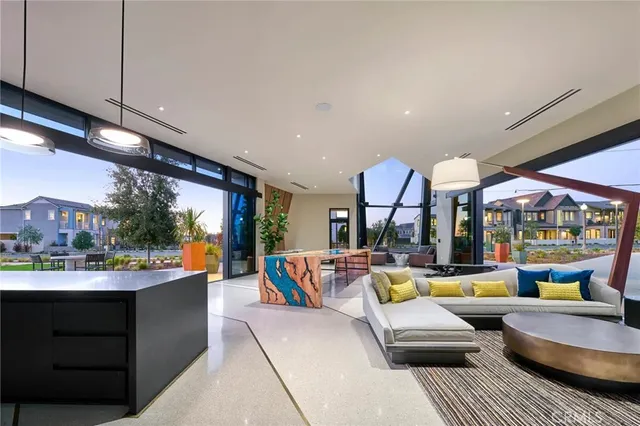 $5,500 | 283 Lynx, Irvine, CA 92618