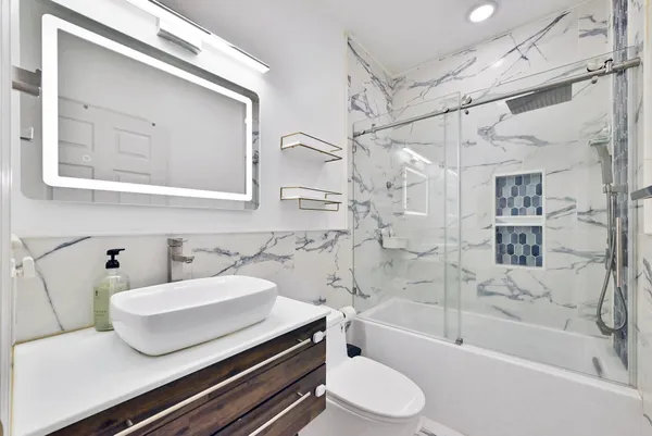 $4,850 | 375 Kingston Court, Unit 375, West New York, NJ 07093