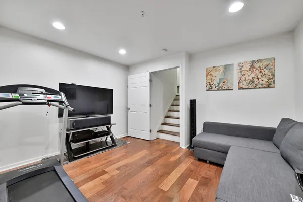 $4,850 | 375 Kingston Court, Unit 375, West New York, NJ 07093