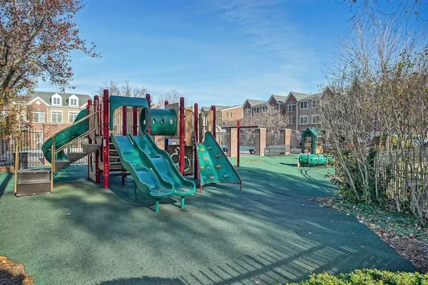 $4,850 | 375 Kingston Court, Unit 375, West New York, NJ 07093