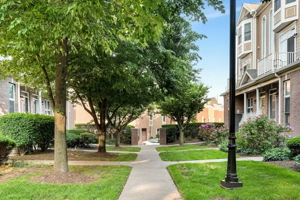$4,850 | 375 Kingston Court, Unit 375, West New York, NJ 07093