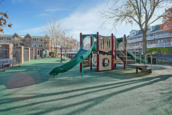 $4,850 | 375 Kingston Court, Unit 375, West New York, NJ 07093