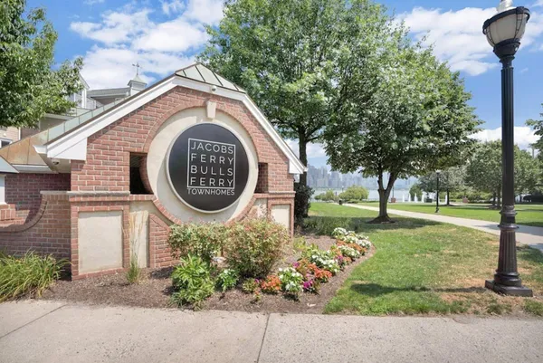 $4,850 | 375 Kingston Court, Unit 375, West New York, NJ 07093