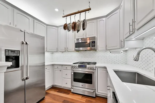 $4,850 | 375 Kingston Court, Unit 375, West New York, NJ 07093