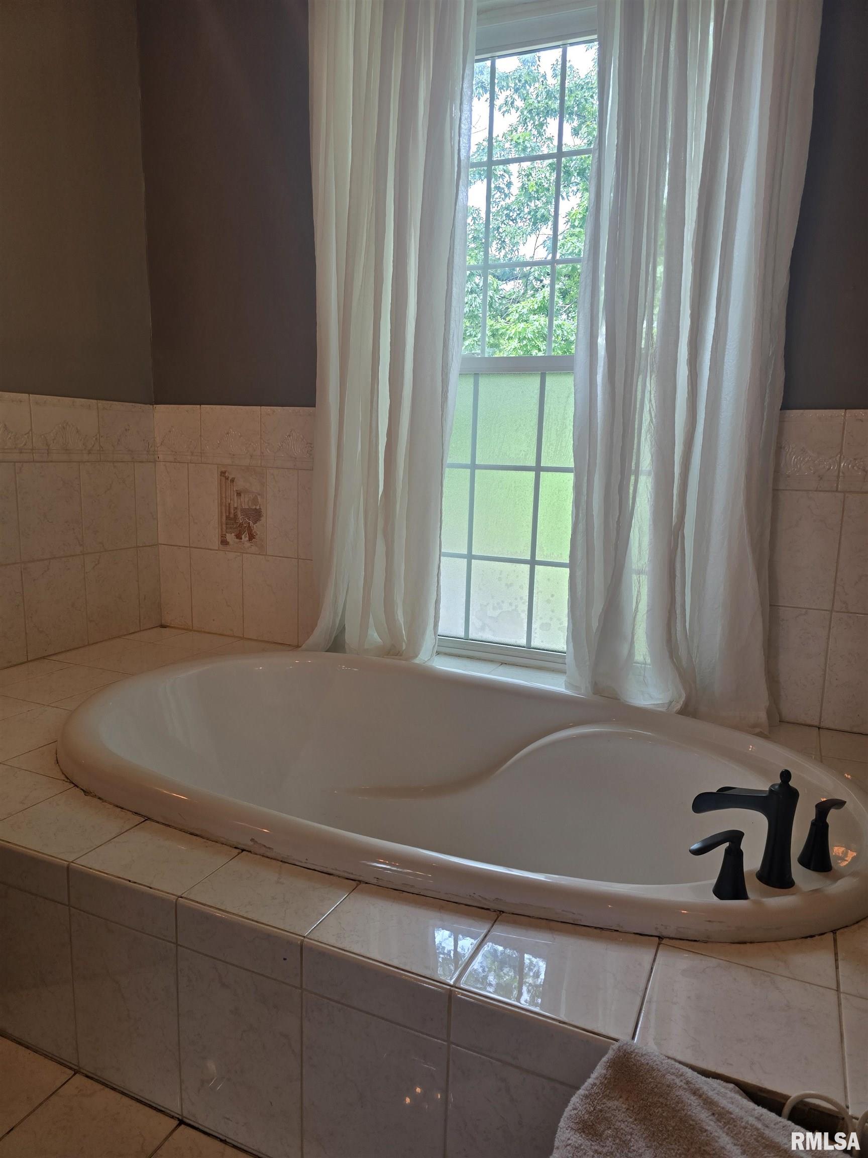 239 West Chestnut Street Canton, IL 61520 - Photo 61 of 83