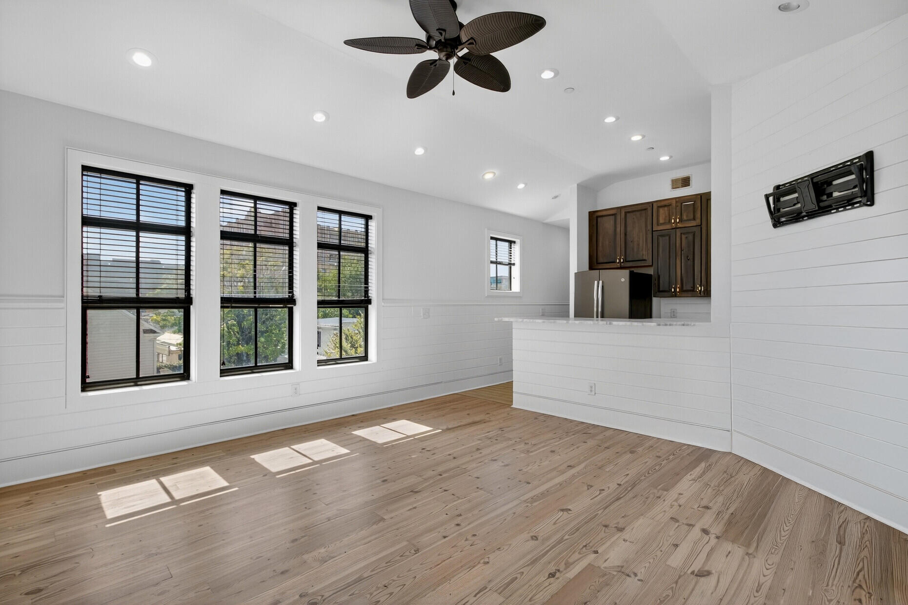 24 Line Street Charleston, SC 29403 - Photo 36 of 62 02