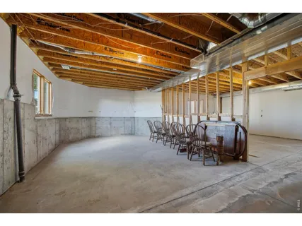 a view of livingroom with furniture