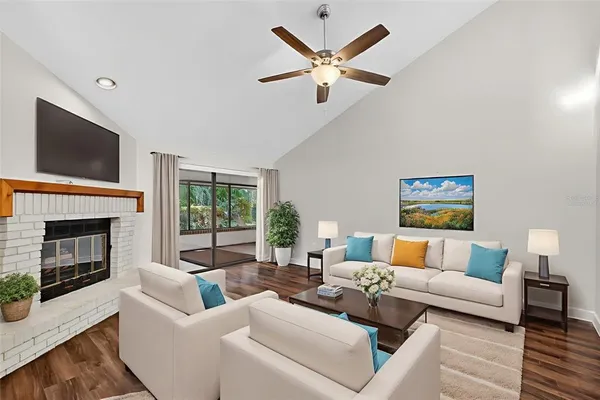 $282,000 | 301 Clusterwood Drive, Yalaha, FL 34797