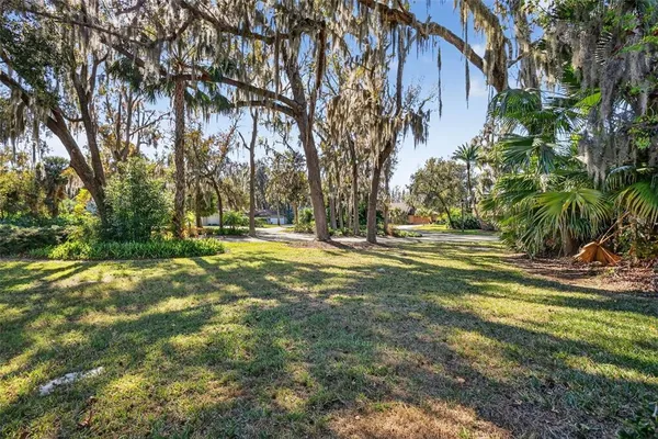 $282,000 | 301 Clusterwood Drive, Yalaha, FL 34797