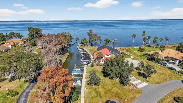 $282,000 | 301 Clusterwood Drive, Yalaha, FL 34797