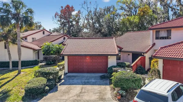 $282,000 | 301 Clusterwood Drive, Yalaha, FL 34797