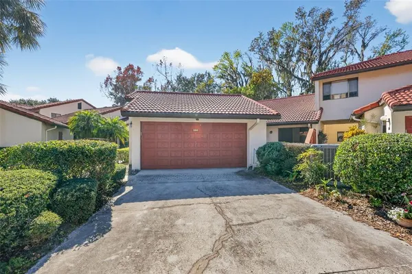 $282,000 | 301 Clusterwood Drive, Yalaha, FL 34797