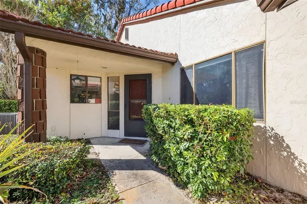 $282,000 | 301 Clusterwood Drive, Yalaha, FL 34797