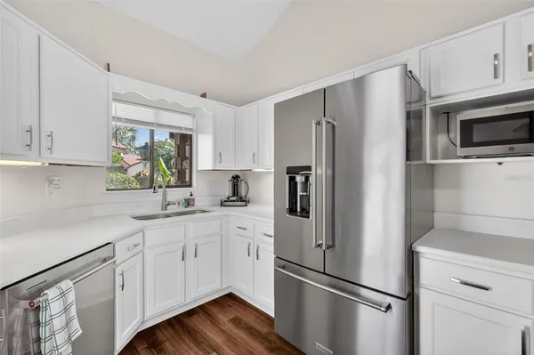 $282,000 | 301 Clusterwood Drive, Yalaha, FL 34797