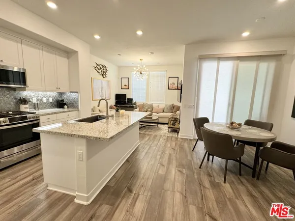 $2,800 | 26976 Prospector Road, Unit 203, Valencia, CA 91381