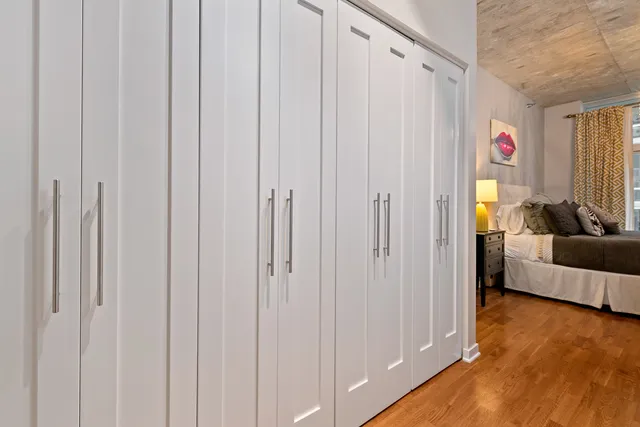 $370,000 | 700 North Larrabee Street, Unit 1406, Chicago, IL 60654