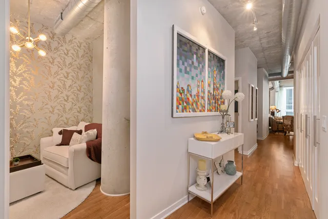 $370,000 | 700 North Larrabee Street, Unit 1406, Chicago, IL 60654