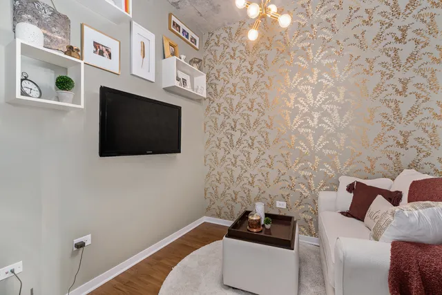 $370,000 | 700 North Larrabee Street, Unit 1406, Chicago, IL 60654