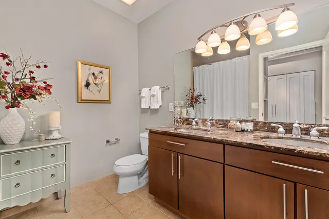 $370,000 | 700 North Larrabee Street, Unit 1406, Chicago, IL 60654