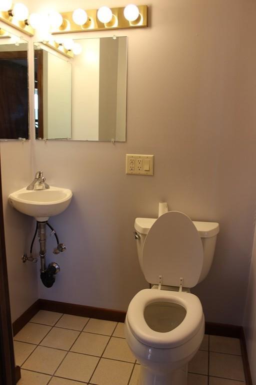 225 Corona Street Springfield, MA 01104 - Photo 14 of 24 Gallery Image 14