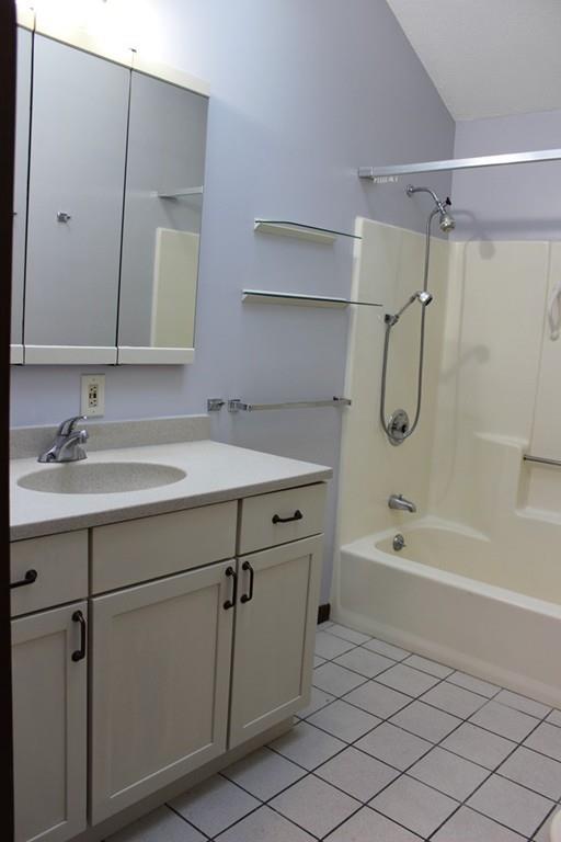 225 Corona Street Springfield, MA 01104 - Photo 15 of 24 Gallery Image 15