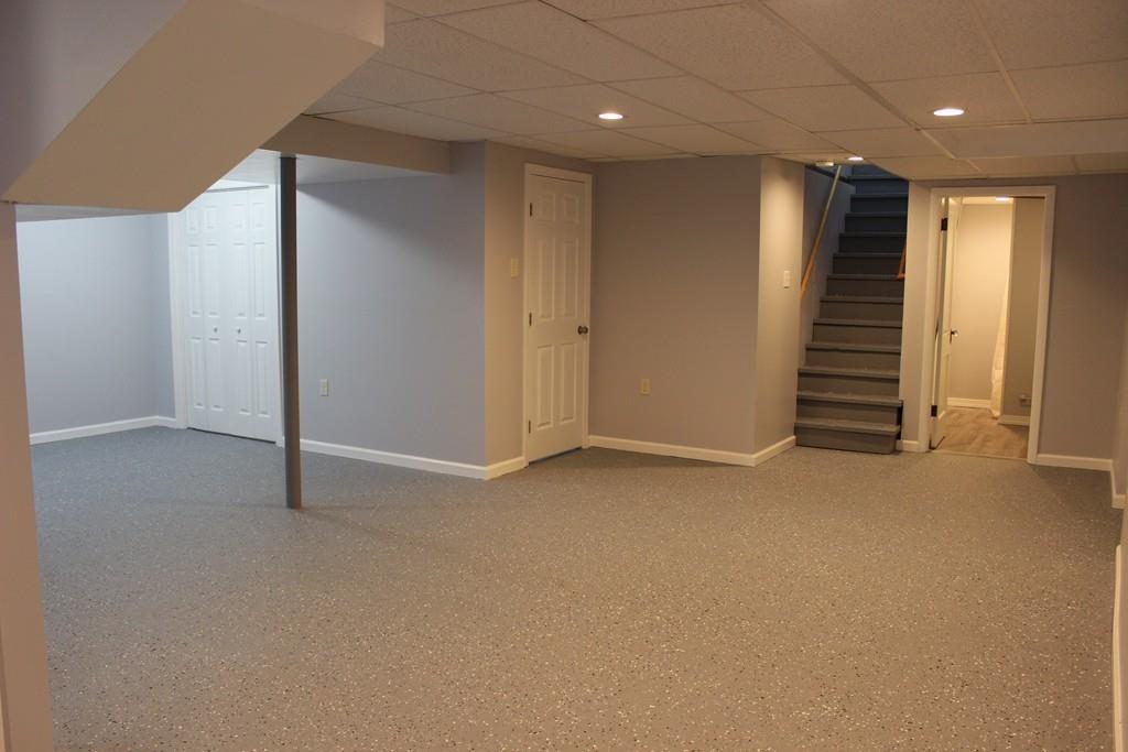 225 Corona Street Springfield, MA 01104 - Photo 19 of 24 Gallery Image 19