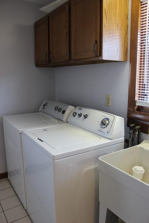 225 Corona Street Springfield, MA 01104 - Photo 5 of 24 Gallery Image 5