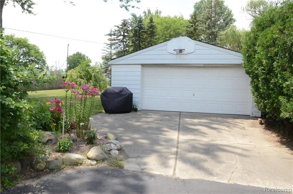3820 South Canton Center Road Canton, MI 48188 - Photo 32 of 38