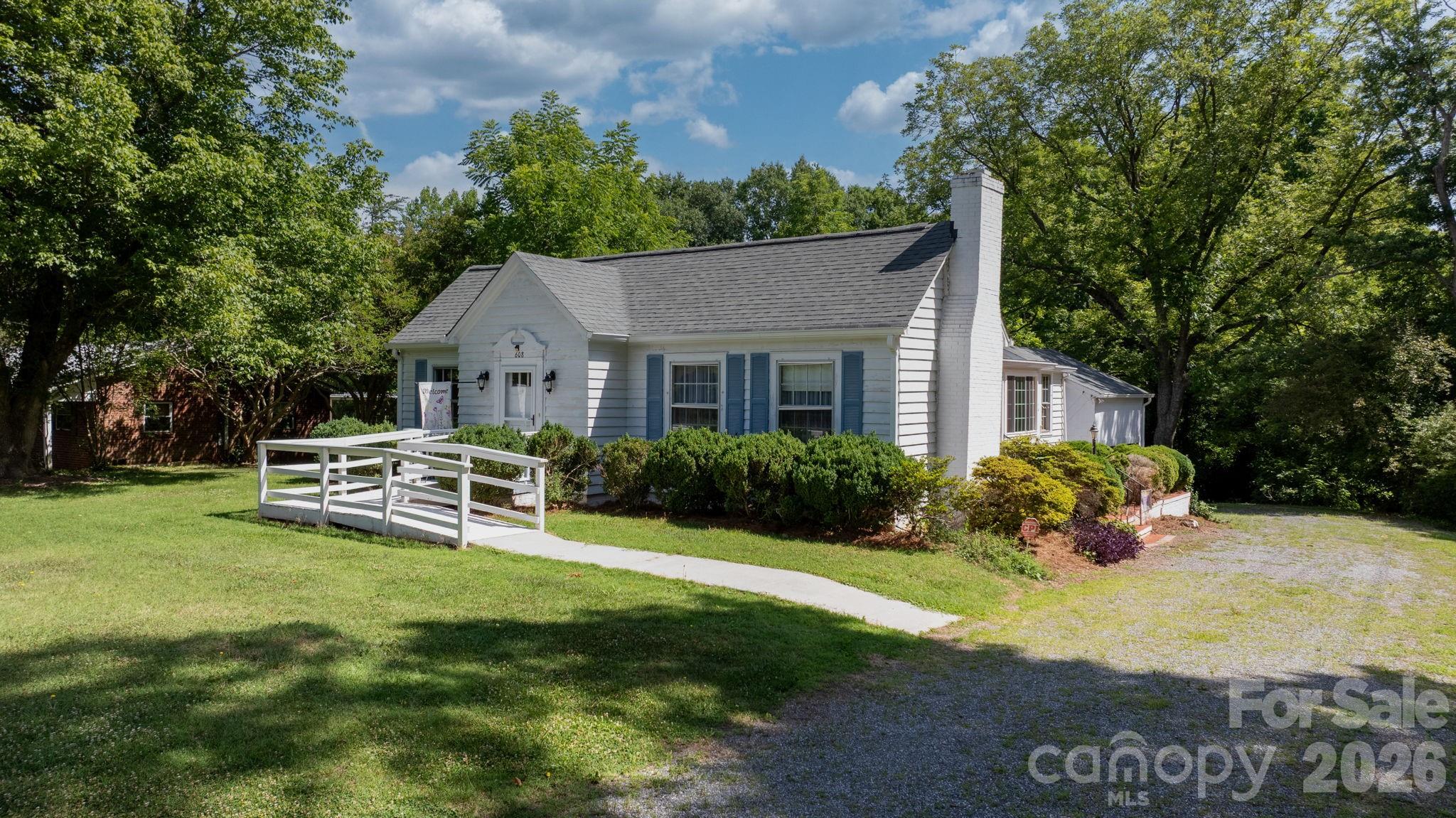 608 1st Street West Conover, NC 28613 - Photo 6 of 35
