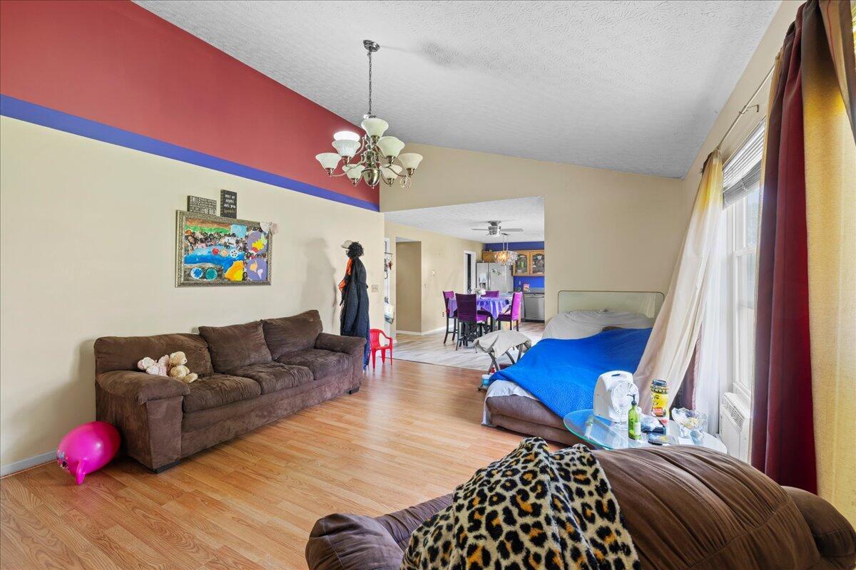 2228 Margo Road Columbus, OH 43229 - Photo 9 of 24 14-Family Room