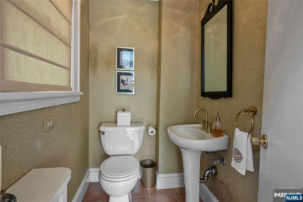 644 Linwood Avenue Ridgewood, NJ 07450 - Photo 22 of 42