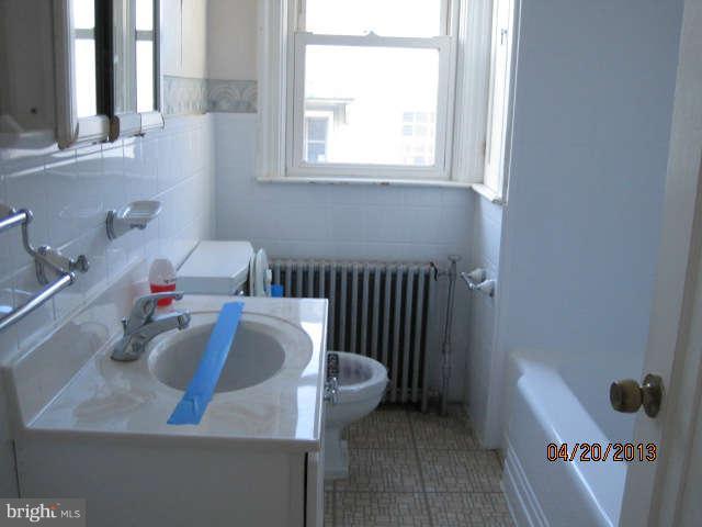 30 Summerfield Road Baltimore, MD 21207 - Photo 7 of 19 Bath