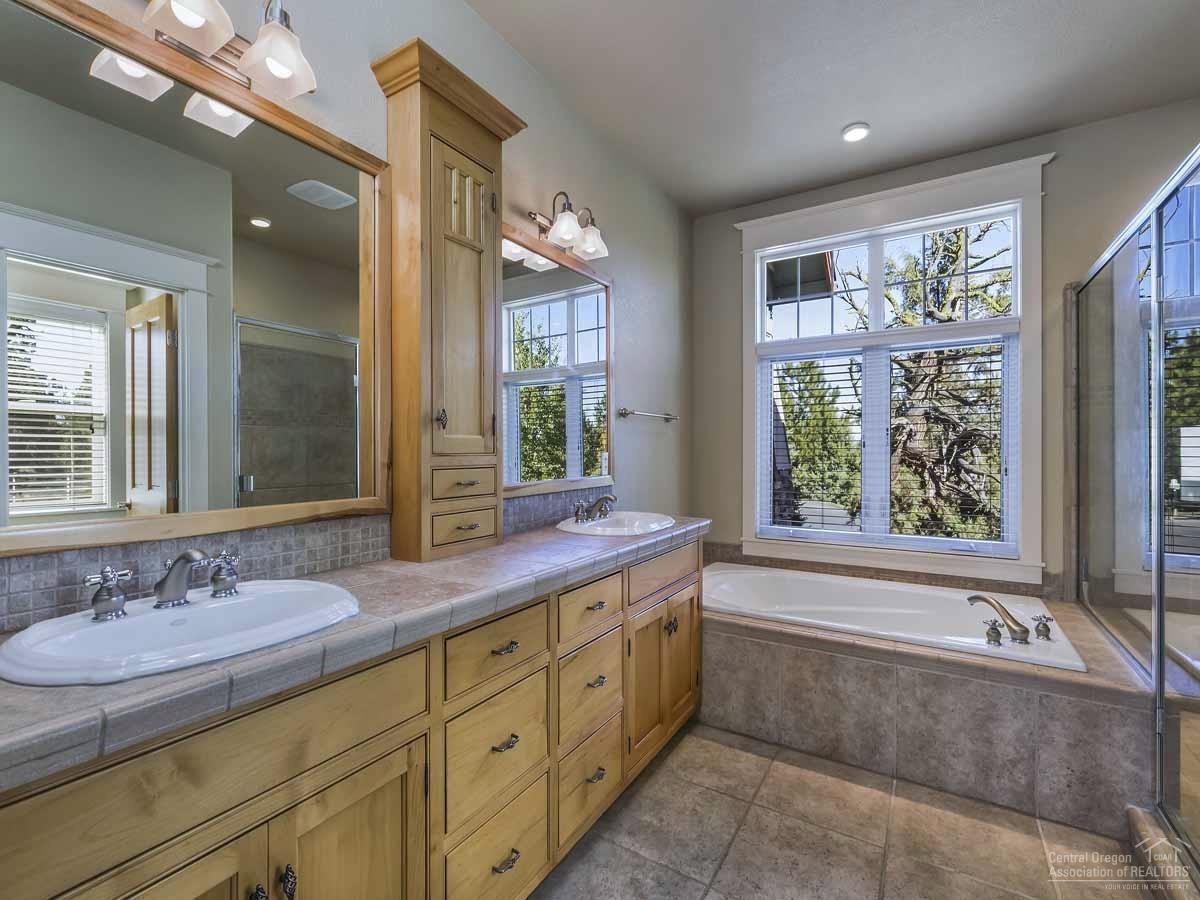 64415 Hunnell Road Bend, OR 97703 - Photo 10 of 25 Additional Photo