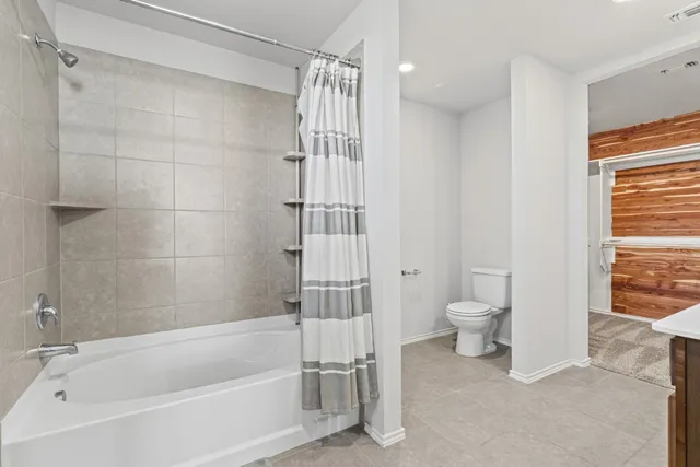 $2,350 | 7116 Silver Star Lane, Unit 75, Austin, TX 78744