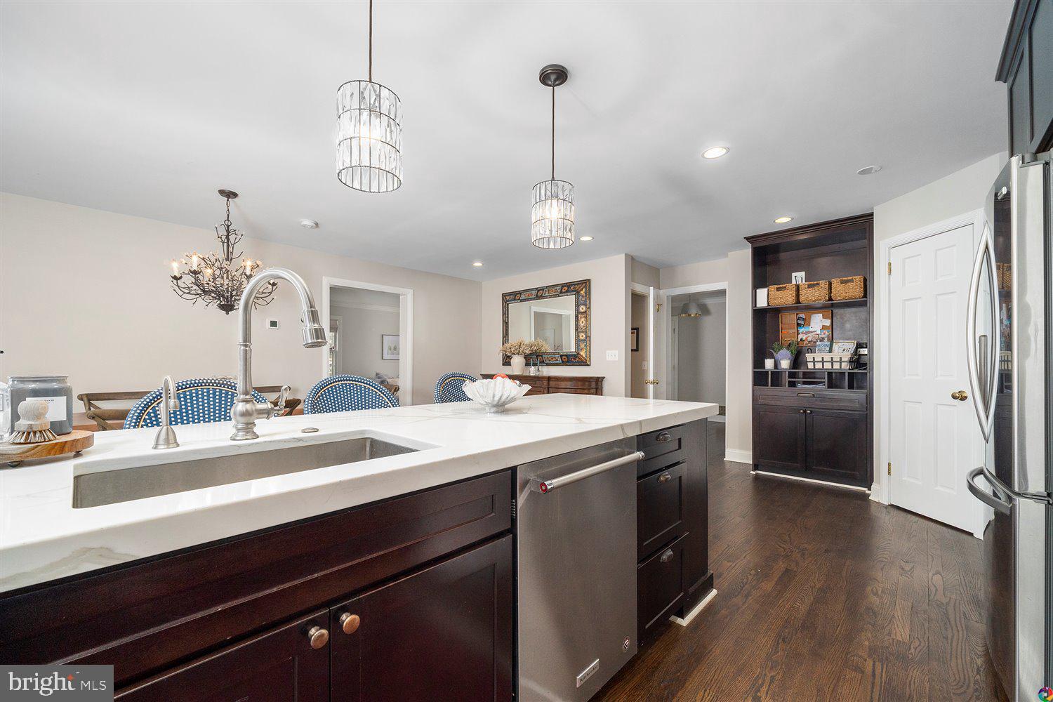 3008 Russell Road Alexandria, VA 22305 - Photo 18 of 56 Large kitchen island