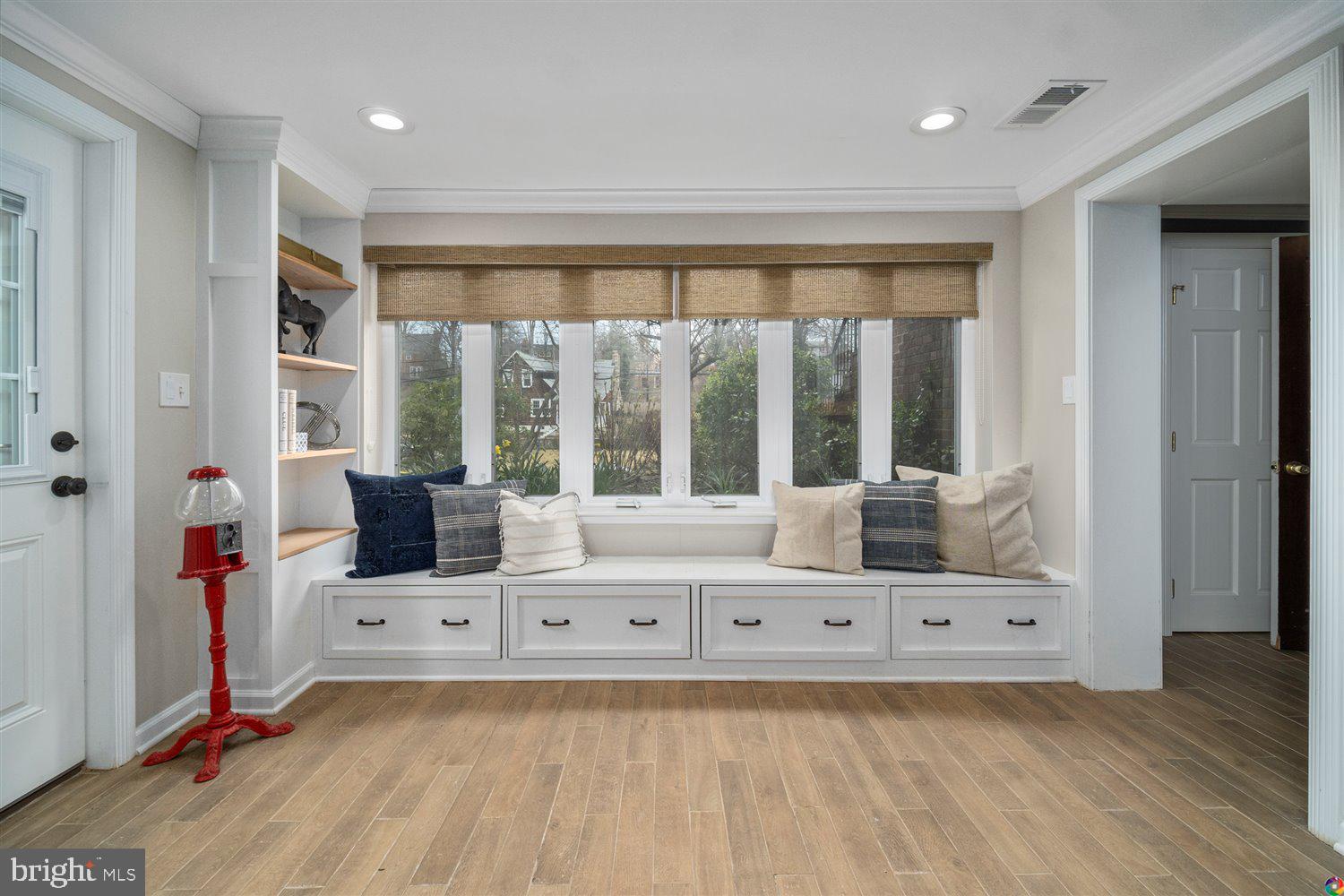 3008 Russell Road Alexandria, VA 22305 - Photo 28 of 56 Custom window set with storage & newer windows