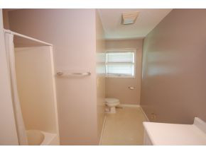 304 Lynfield Road Bristol, TN 37620 - Photo 12 of 16 Bathroom