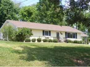 304 Lynfield Road Bristol, TN 37620 - Photo 3 of 16 Photo 3