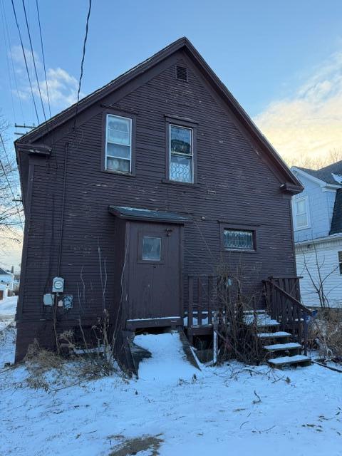 1374 Deane Boulevard Racine, WI 53405 - Photo 4 of 12 1374 Deane Blvd