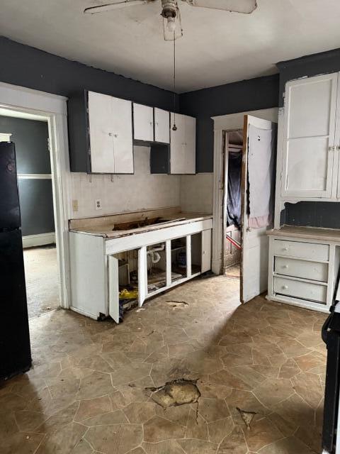 1374 Deane Boulevard Racine, WI 53405 - Photo 5 of 12 Kitchen