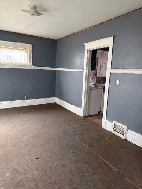 1374 Deane Boulevard Racine, WI 53405 - Photo 8 of 12 Living Room