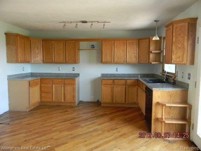 5599 Weller Road Gregory, MI 48137 - Photo 4 of 10 kitchen.JPG