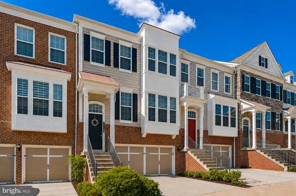 $815,000 | 43629 White Cap Terrace, Chantilly, VA 20152