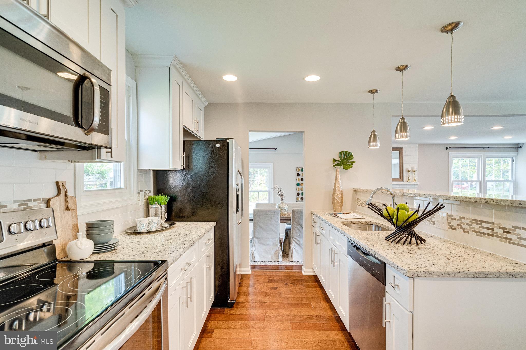 6919 Barrett Road Falls Church, VA 22042 - Photo 17 of 69 Pendant Lighting