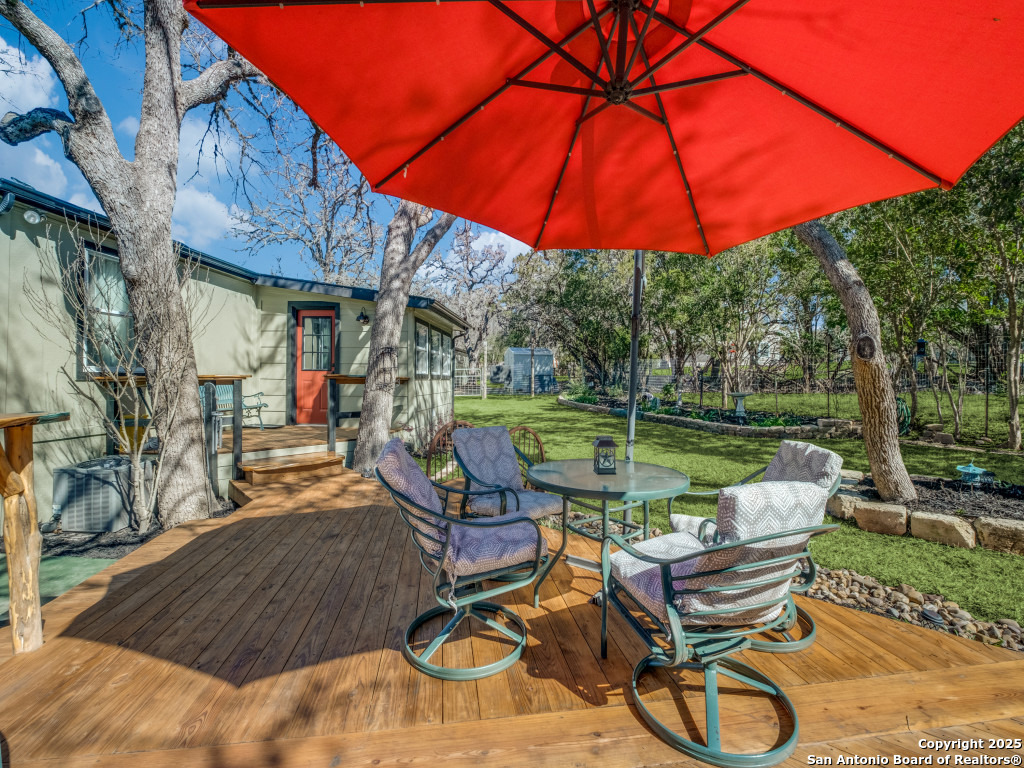 390 Galveston Street Bandera, TX 78003 - Photo 16 of 31